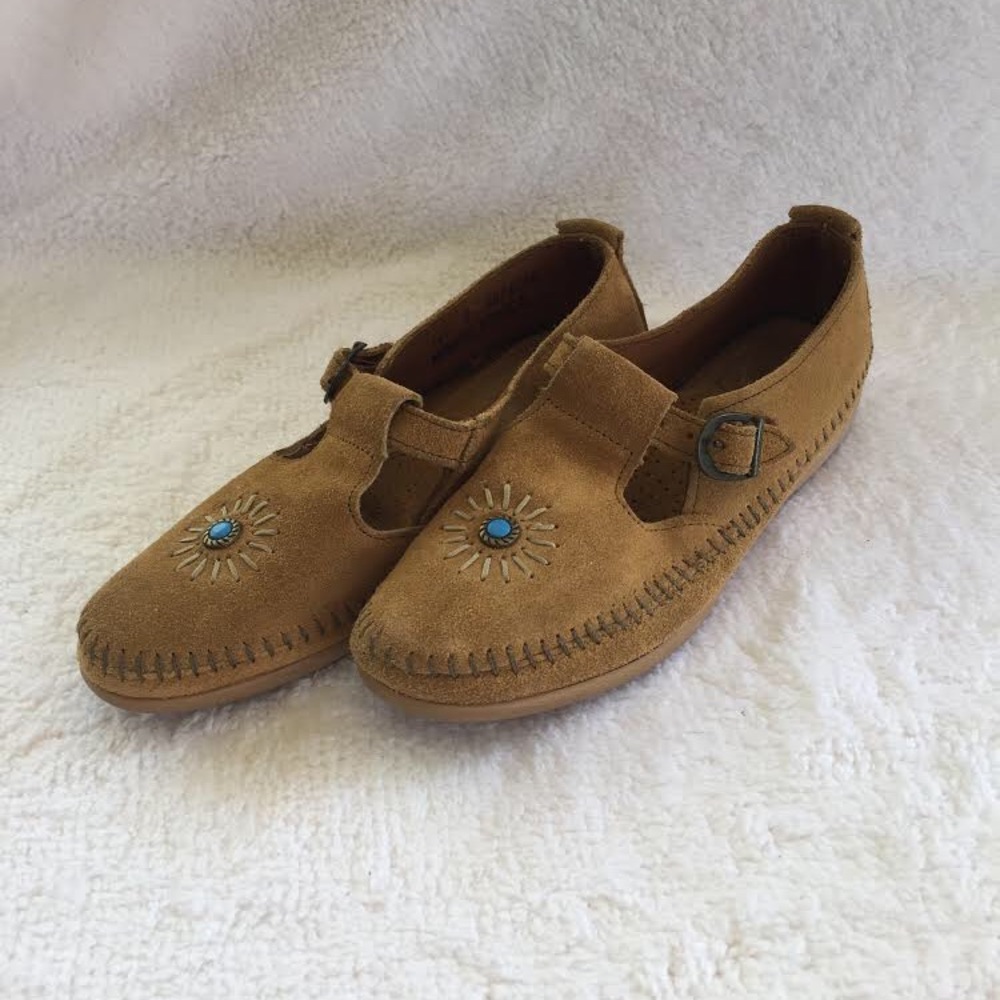 Women’s Minnetonka size 7 moccasins